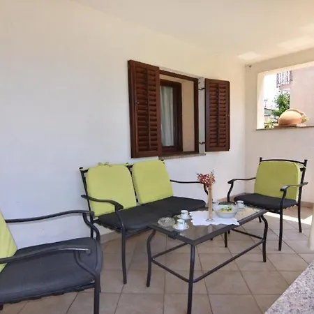 In Duba Mit Garten, Terrasse Und Grill *