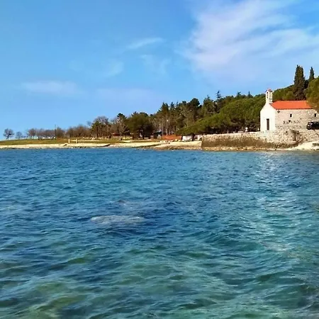 Apartmán In Duba Mit Garten, Terrasse Und Grill Umag