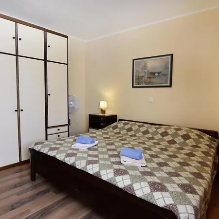Apartmán In Duba Mit Garten, Terrasse Und Grill Umag